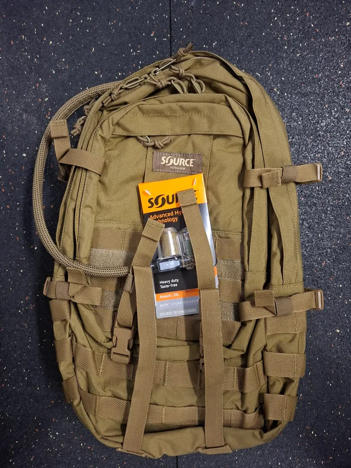 Source Assault 20L reppu, kojootti